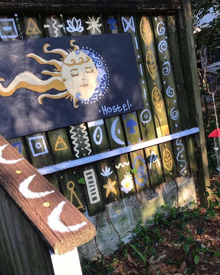 Sun & Moon Albergue Tallahassee